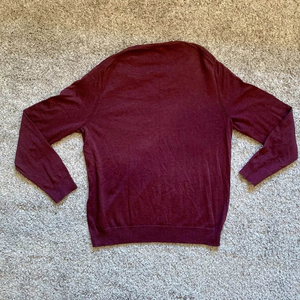 Banana Republic Sweater Men's‎ Size Large Red V-neck